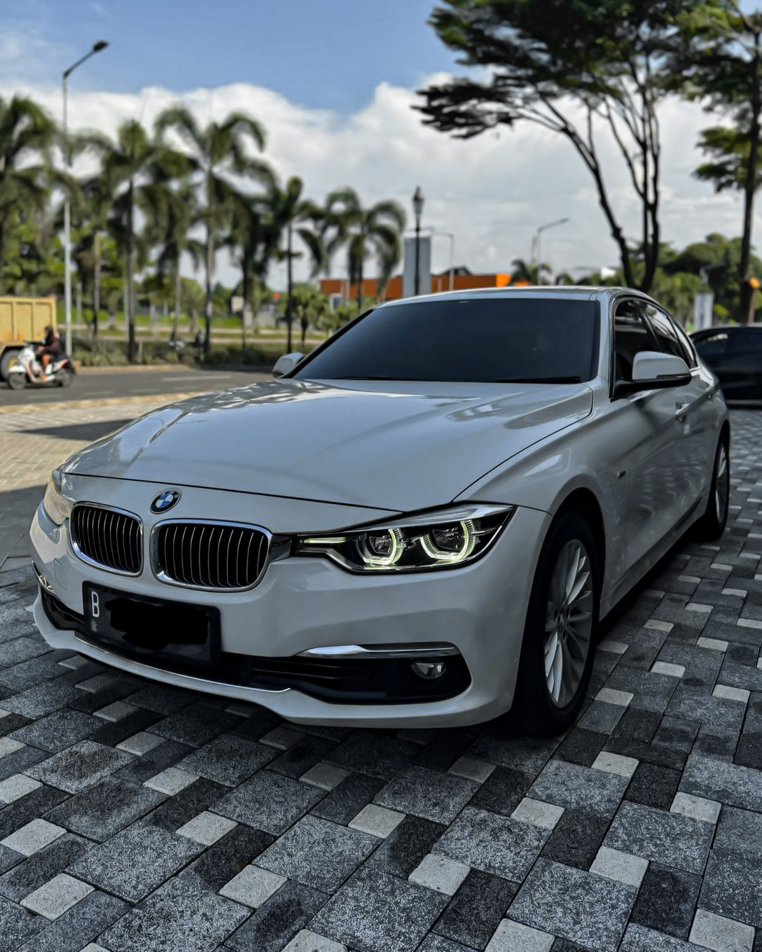 BMW 320i F30 B48 LCI Luxury 2018