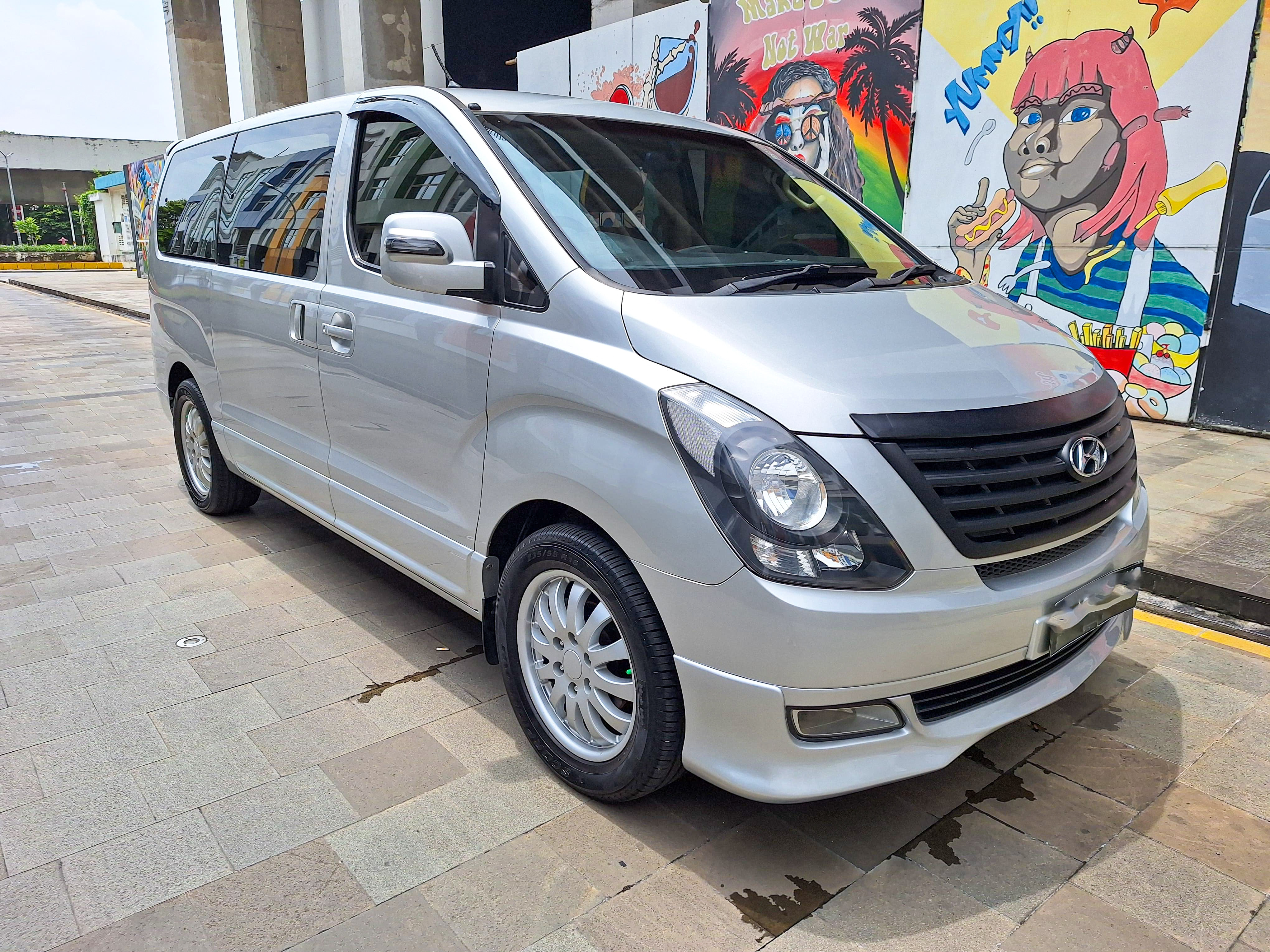 Hyundai H1 XG Bensin 2012