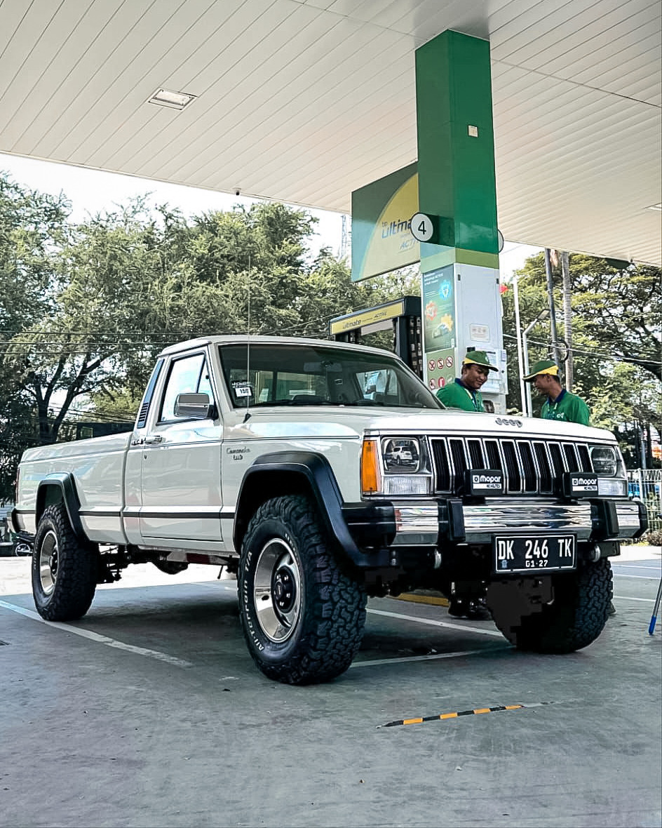 Jeep Comanche CBU LWB LHD 1988