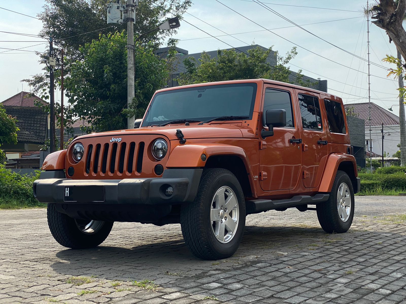 Jeep Wrangler Sahara 3.8 AT 2011