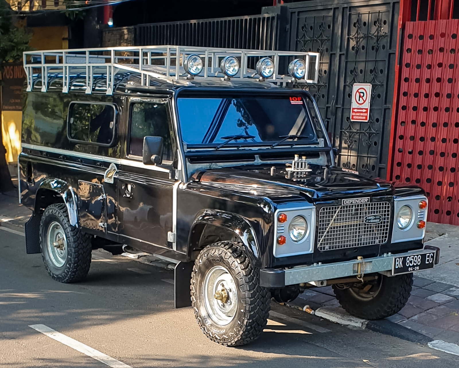 Land Rover Defender 110 1988.