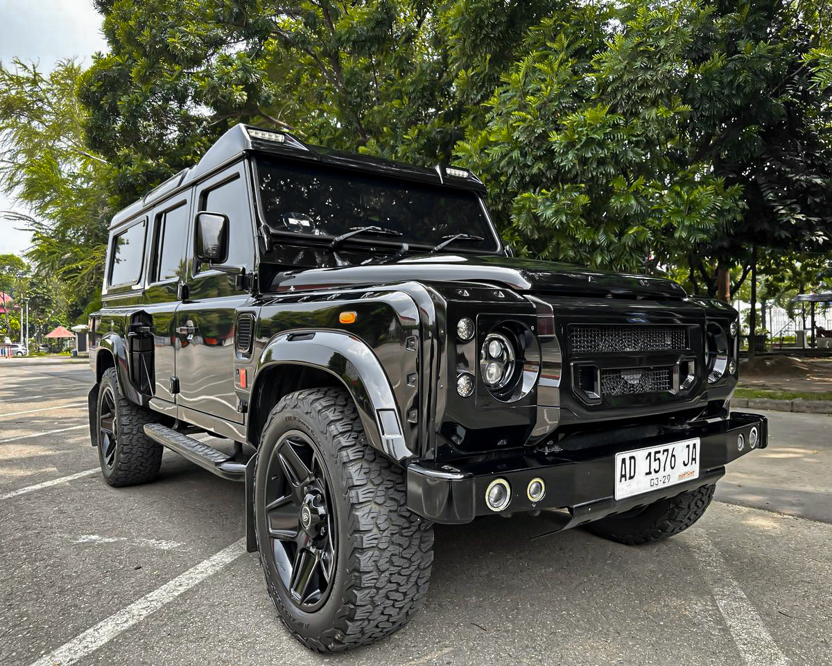 Land Rover Defender Kahn 2016