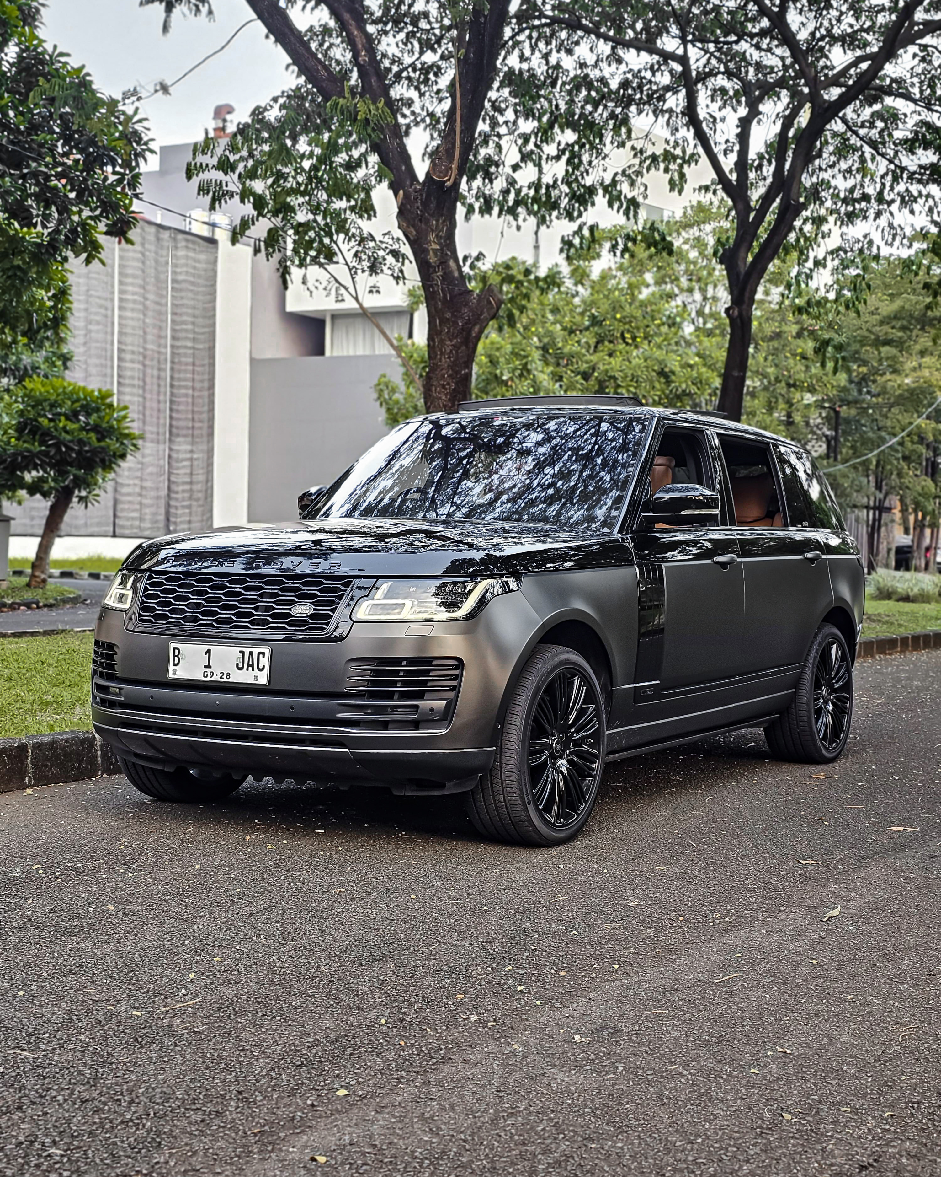 Range Rover Vogue LWB Autobiography Facelifted 2020