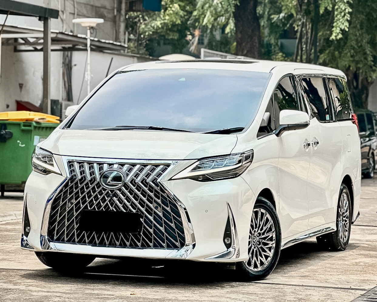 Lexus LM350 Vip 2+2 Seater 2021