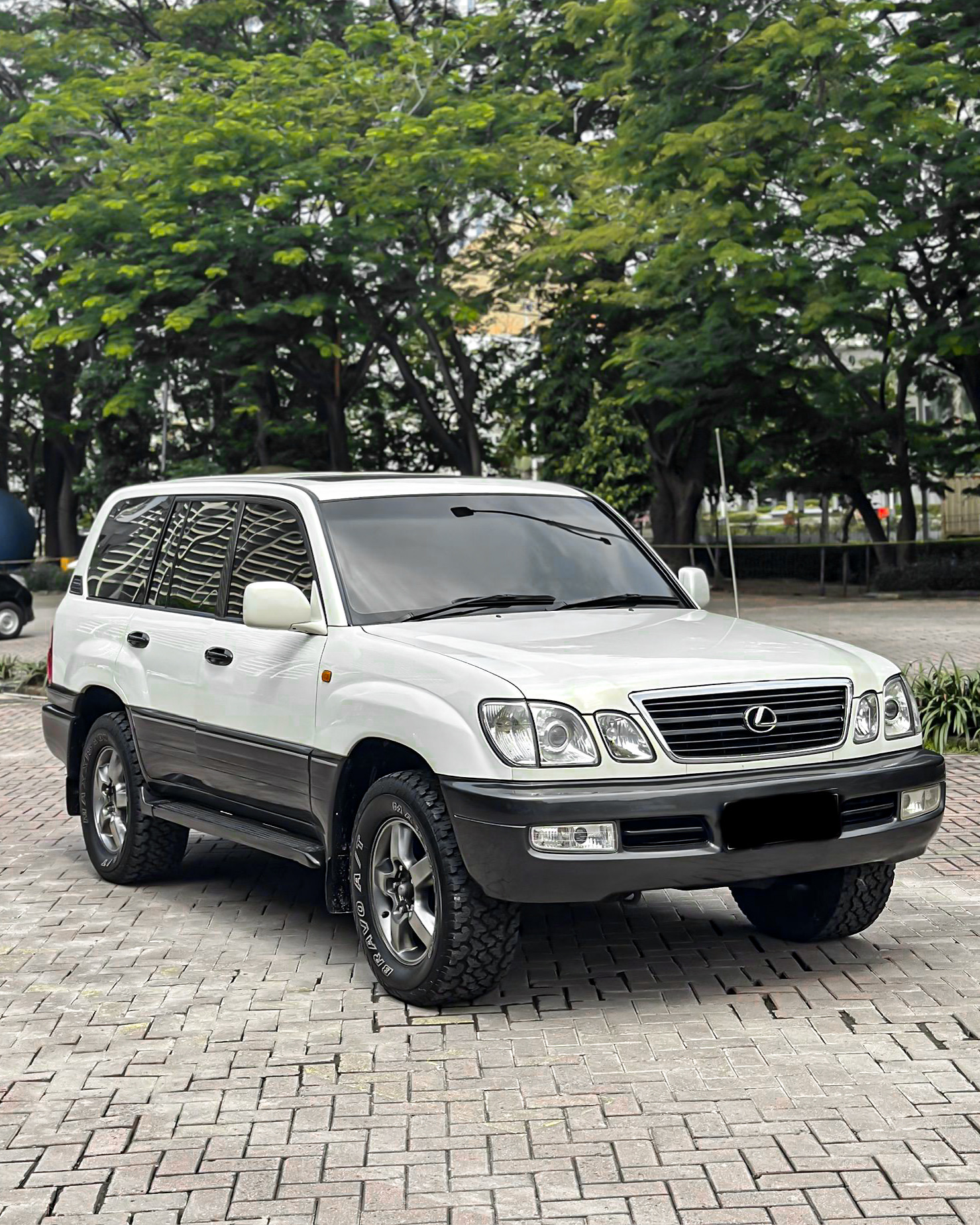 https://garasikami.com/products/collector/lexus-lx470-v8-at-4x4-2000-516