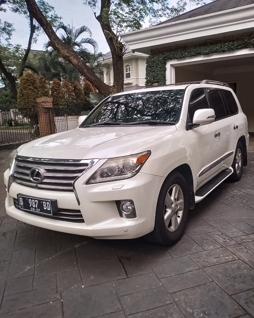 Lexus LX570 Luxury 2012