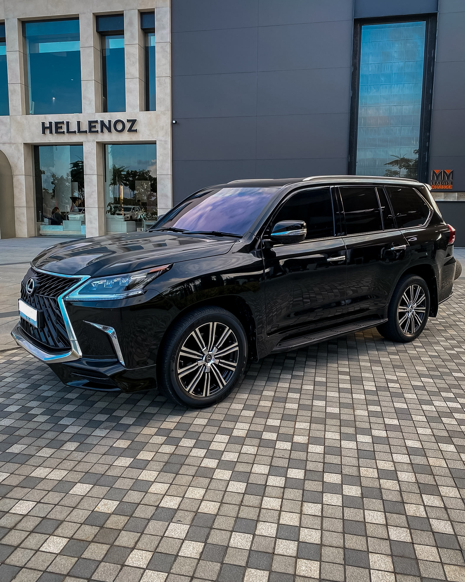 Lexus LX570s F Sport 2019
