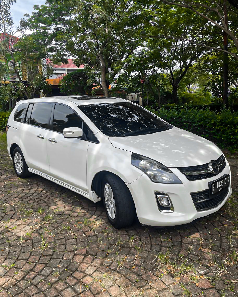 Mazda 8 2012