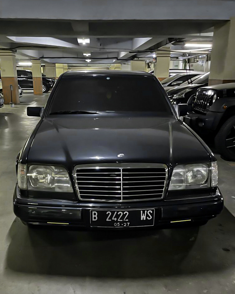 https://garasikami.com/products/collector/mercedes-benz-e320-masterpiece-1997-133