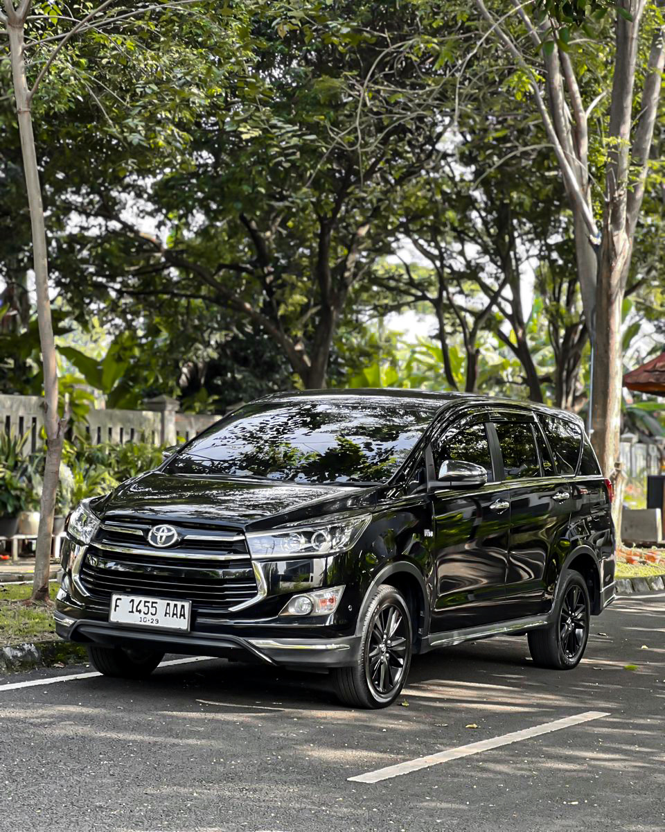 Toyota Innova Venturer 2.0 AT 2019
