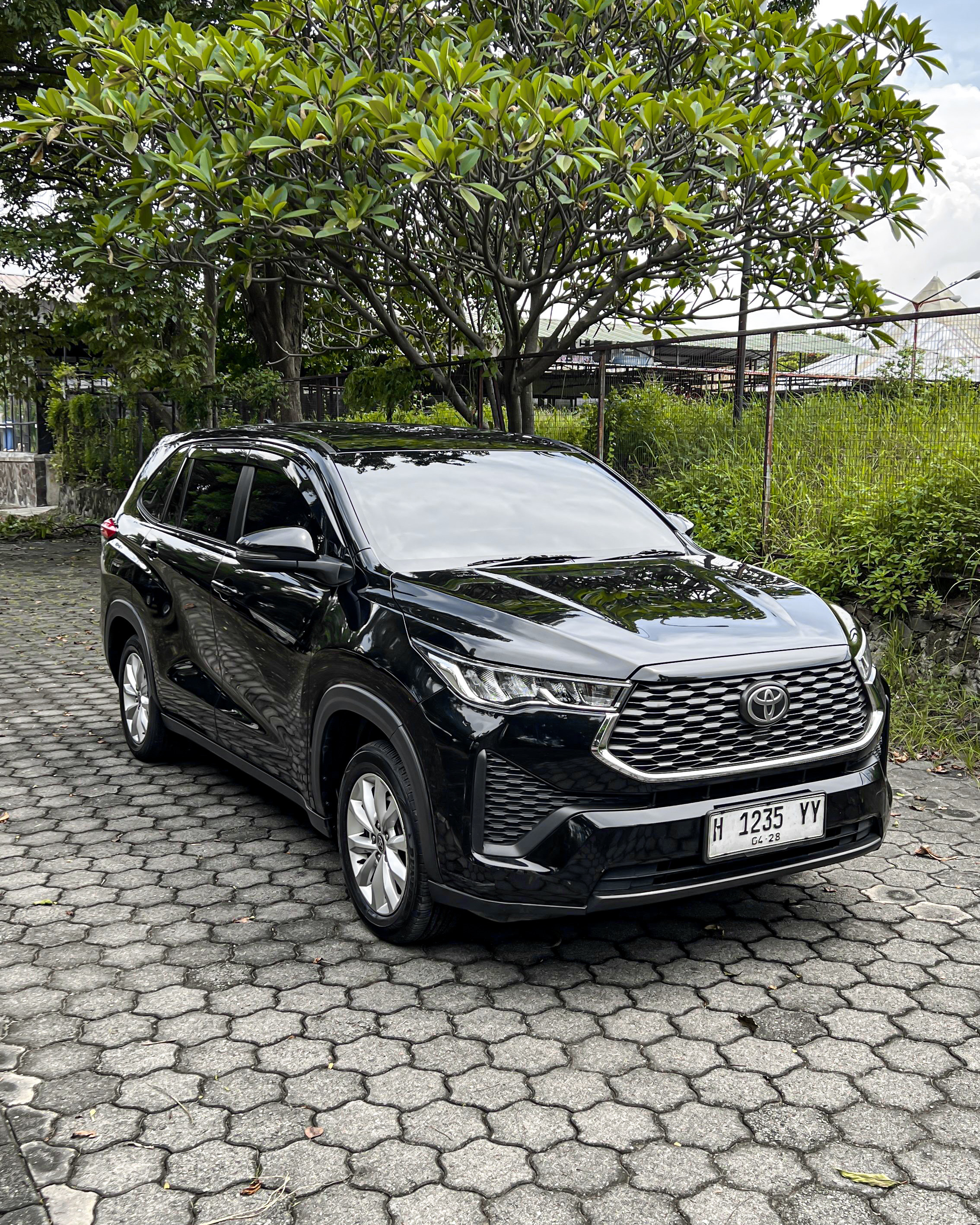 Toyota Innova Zenix V CVT 2023