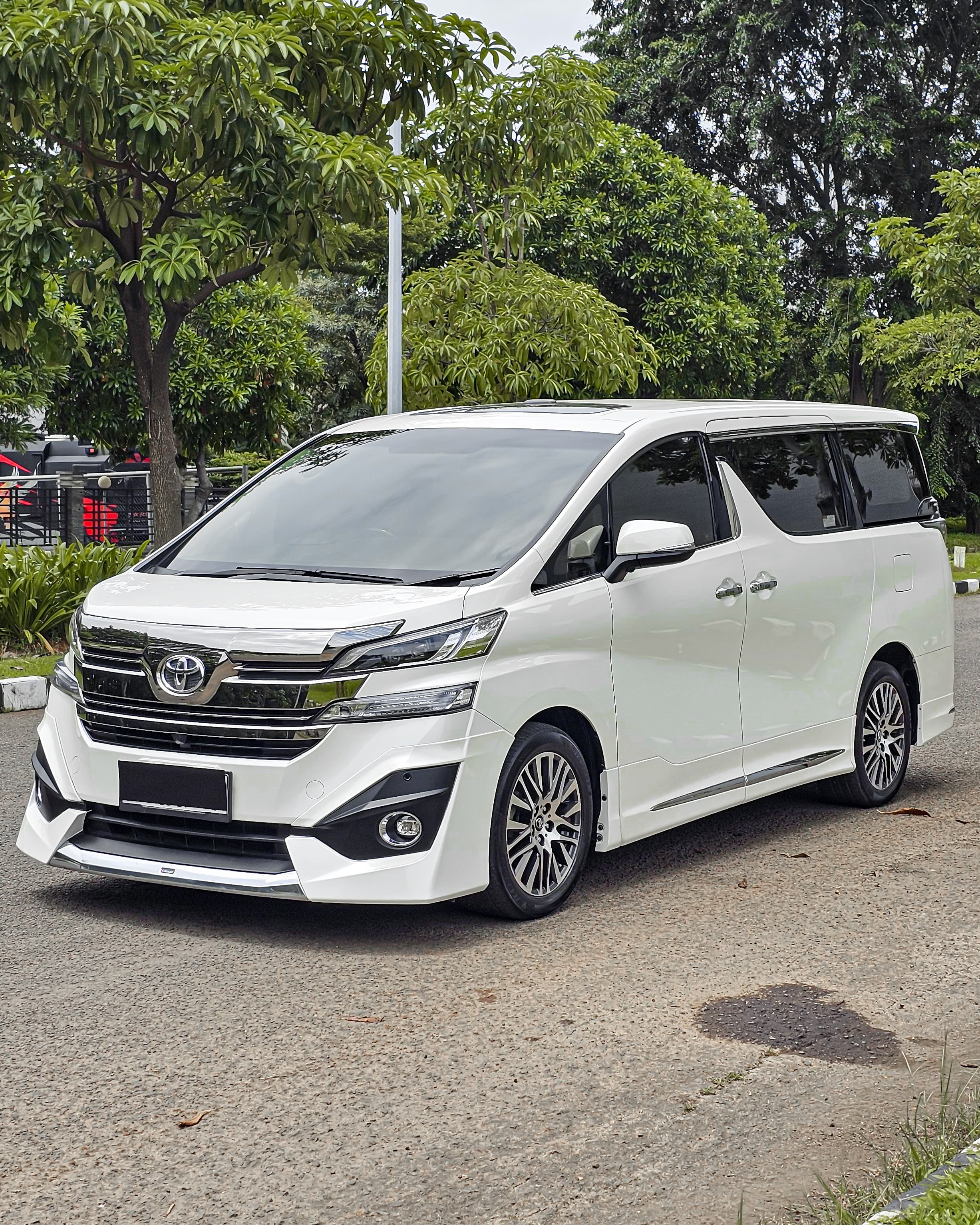 Toyota Vellfire G Limited 2016