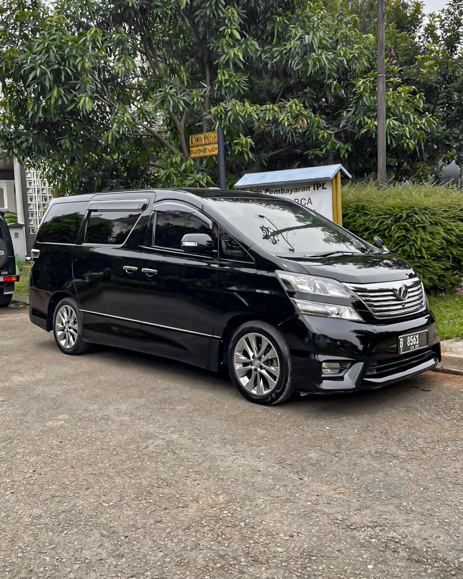 Toyota Vellfire Premium Sound 2011