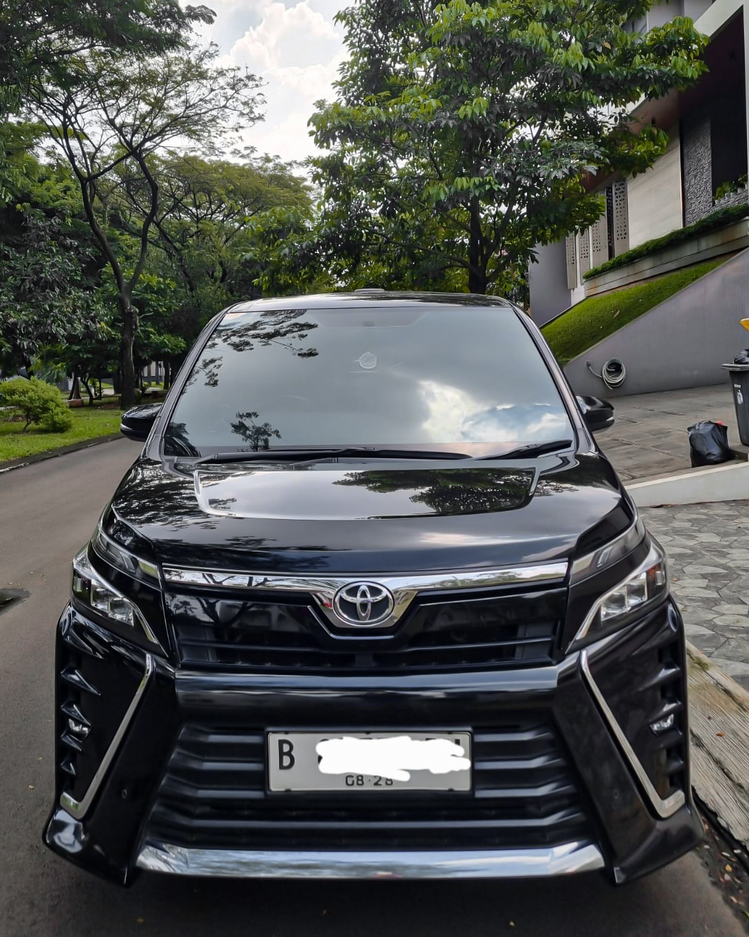 Toyota Voxy 2.0 2019