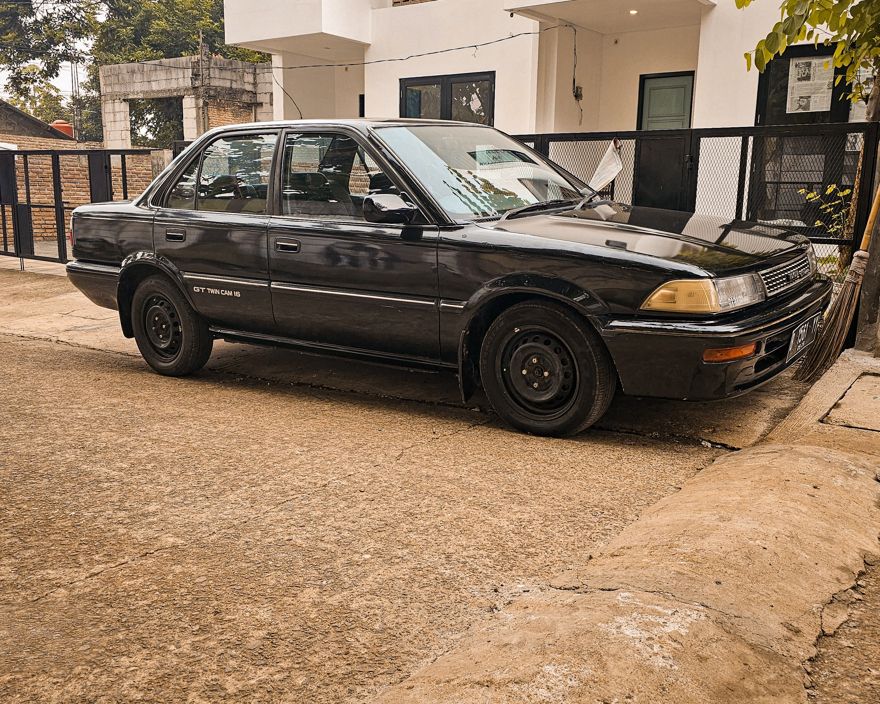 https://garasikami.com/products/collector/toyota-corolla-twincam-gt-ae92-last-edition-1992-861