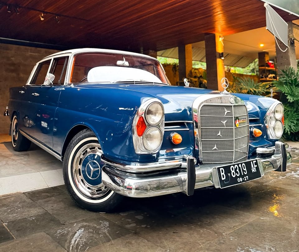 Mercedes Benz Batman 220s 1963