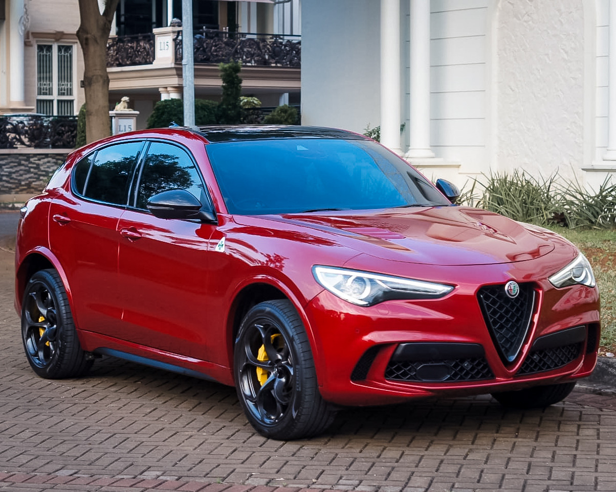 Alfa Romeo Stelvio Quadrifoglio Q4 2021