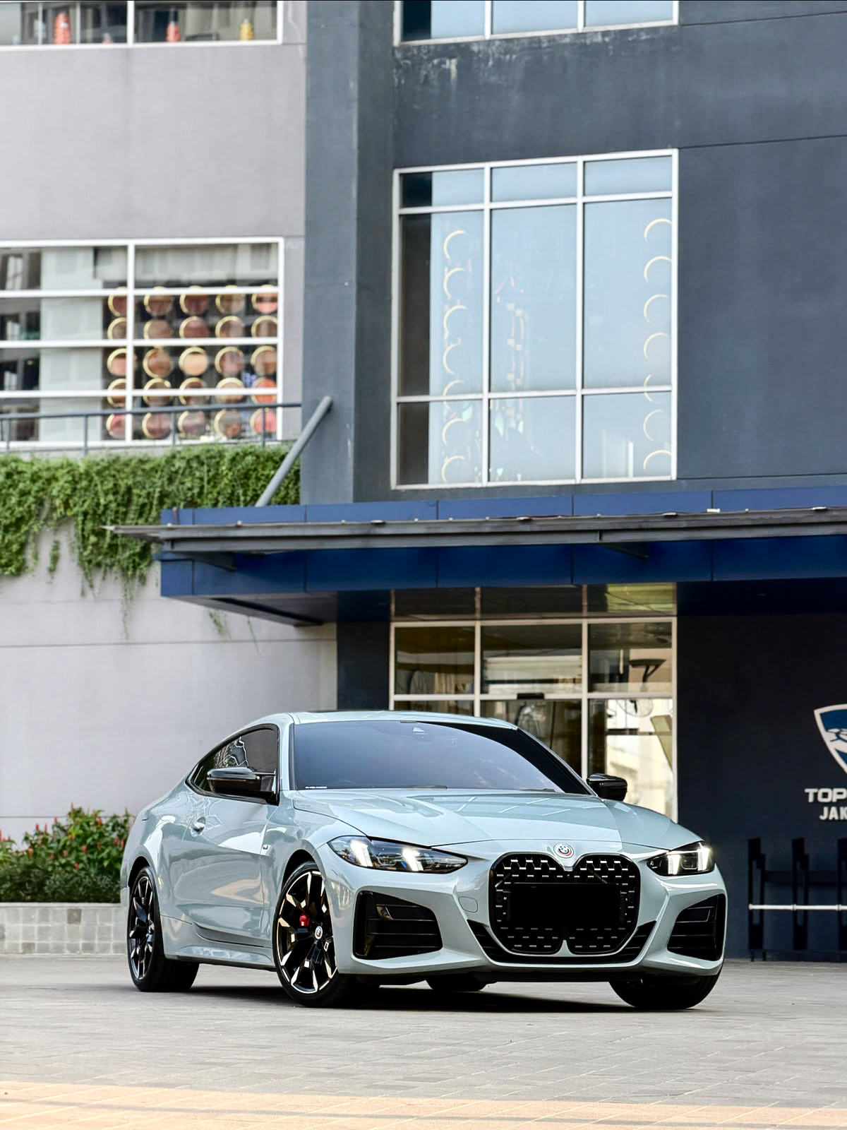 BMW  430i M-Sport Pro Lci Snake Eye i-Drive 8 Operating System 2025