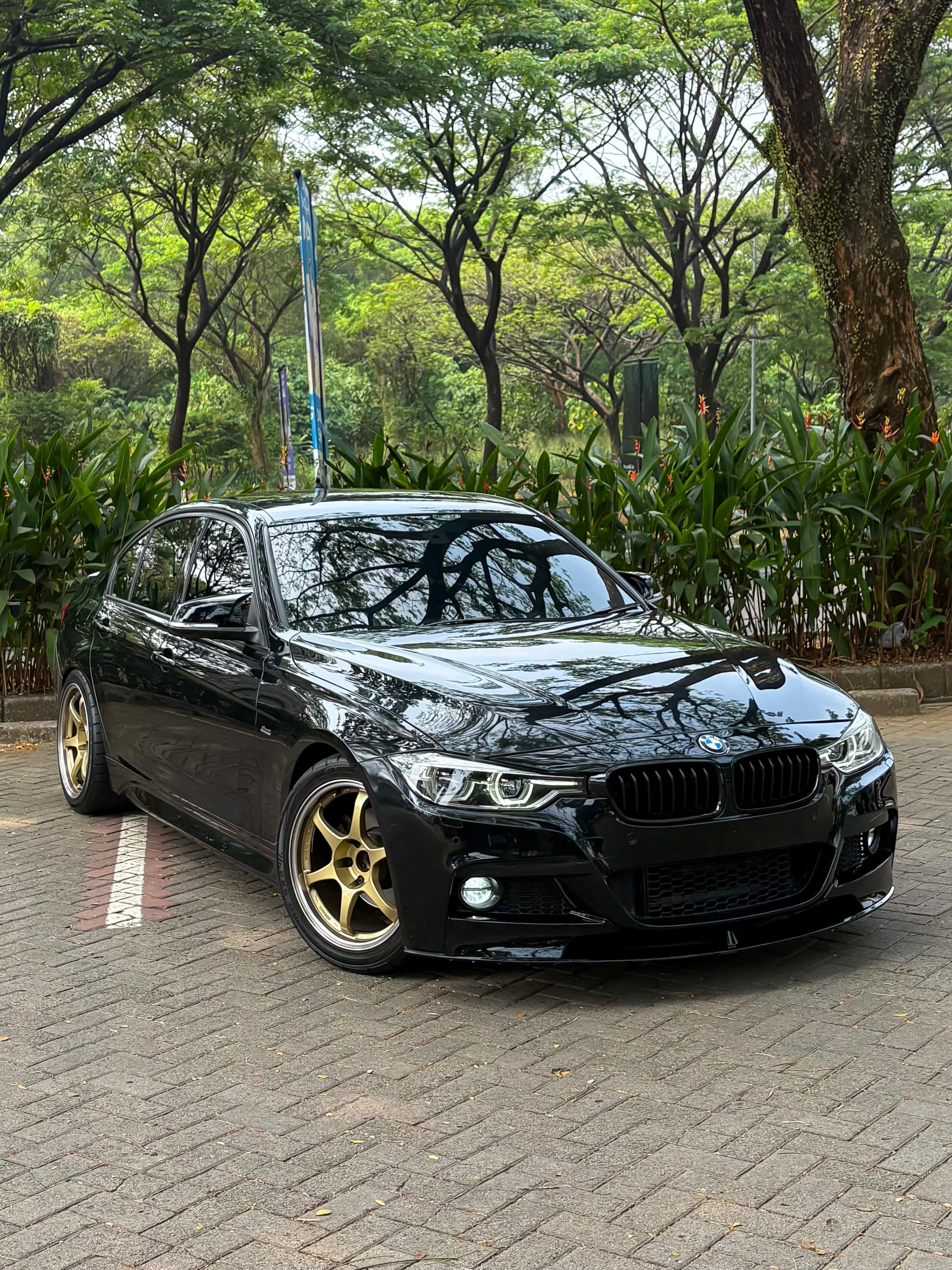 BMW 320i Sport F30 2016