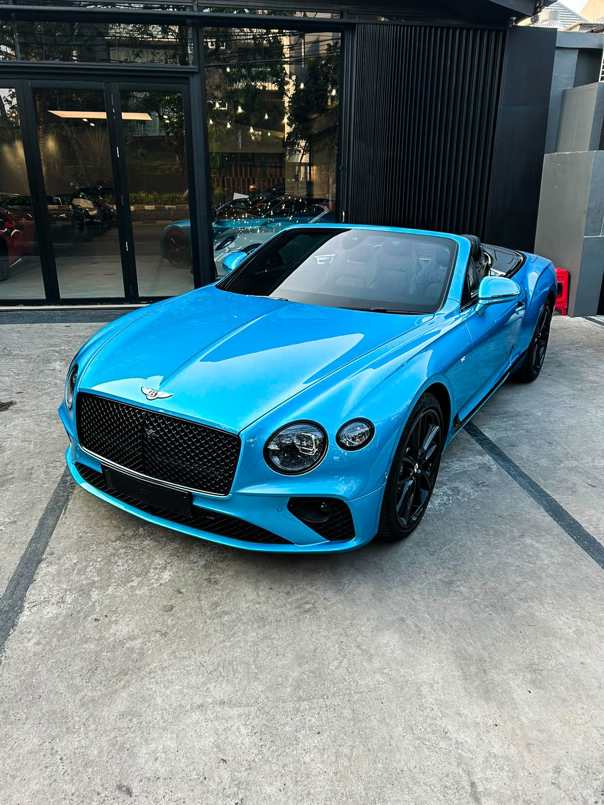 Bentley Continental GTC V8 2022