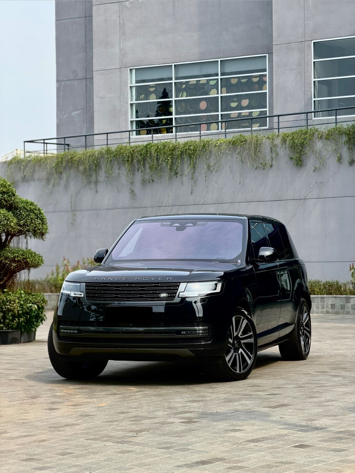 Range Rover Vogue P440 PHEV Hybrid ATPM LWB (Long Wheel Base) SE SPEC 2023