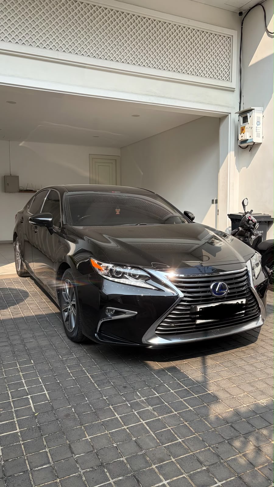 Lexus ES300H 2016