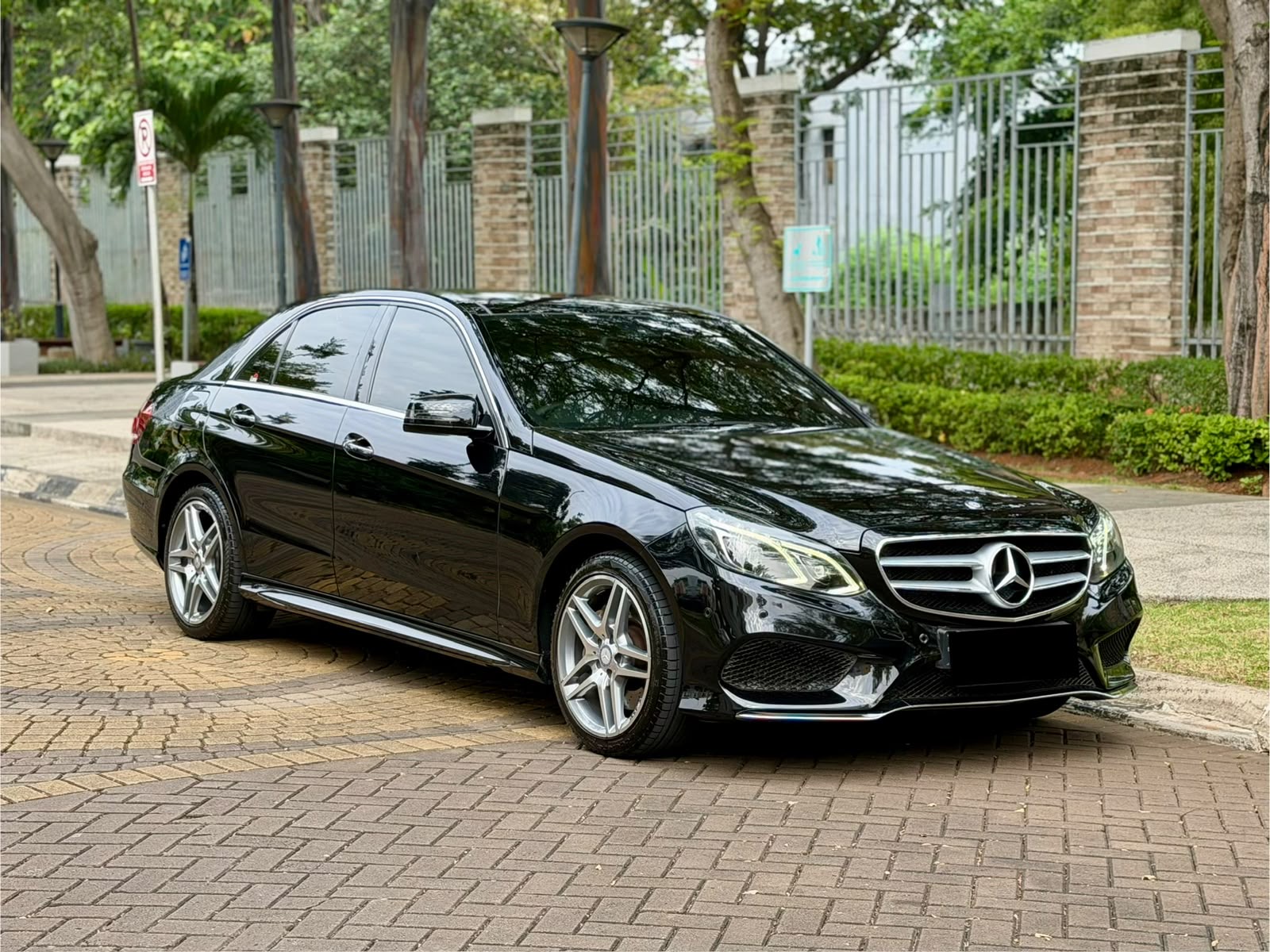 Mercedes Benz E400 AMG Full Option 2014