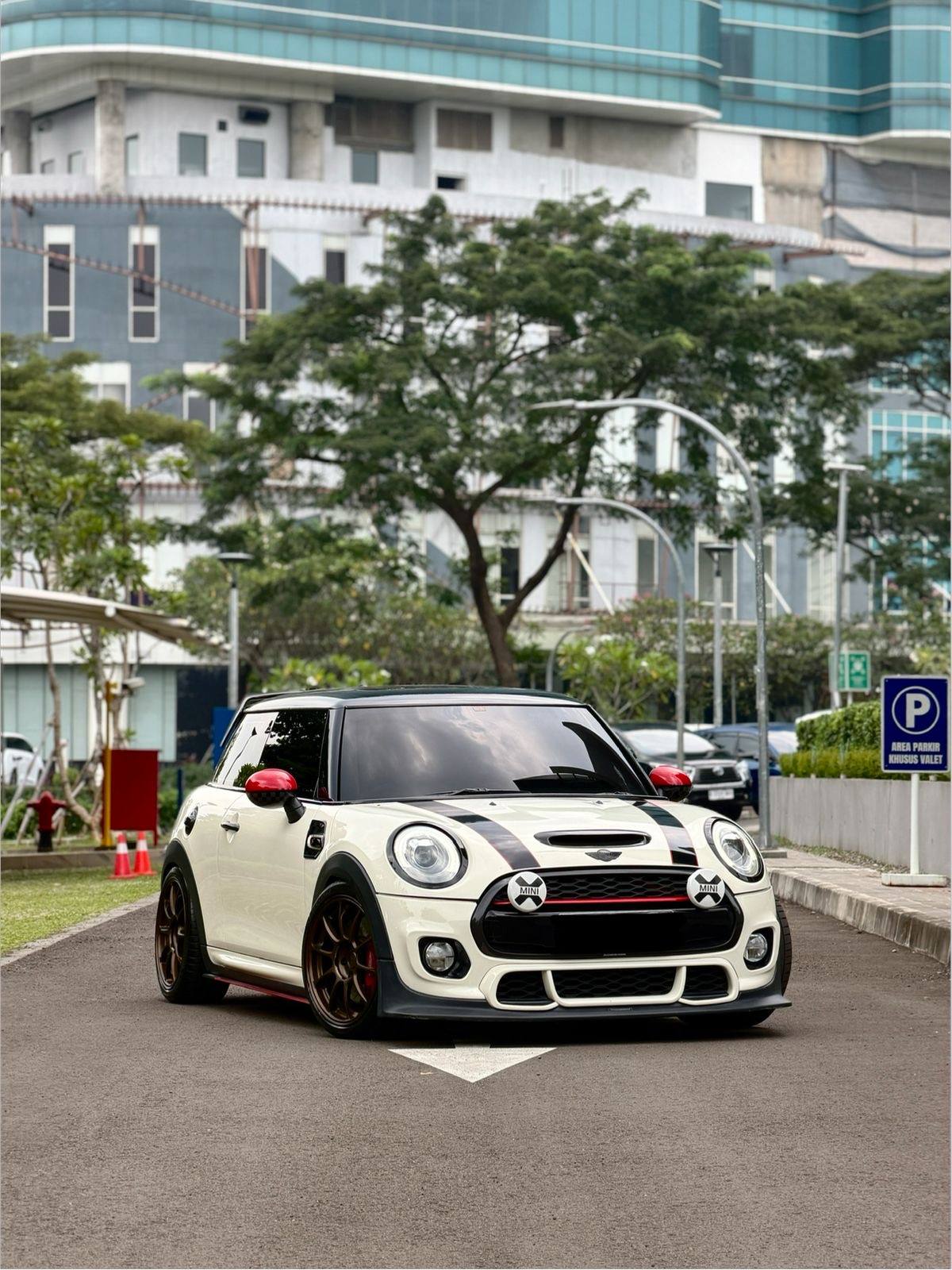 Mini Cooper 2.0 S JCW Package (Twin Power Turbo) 2015