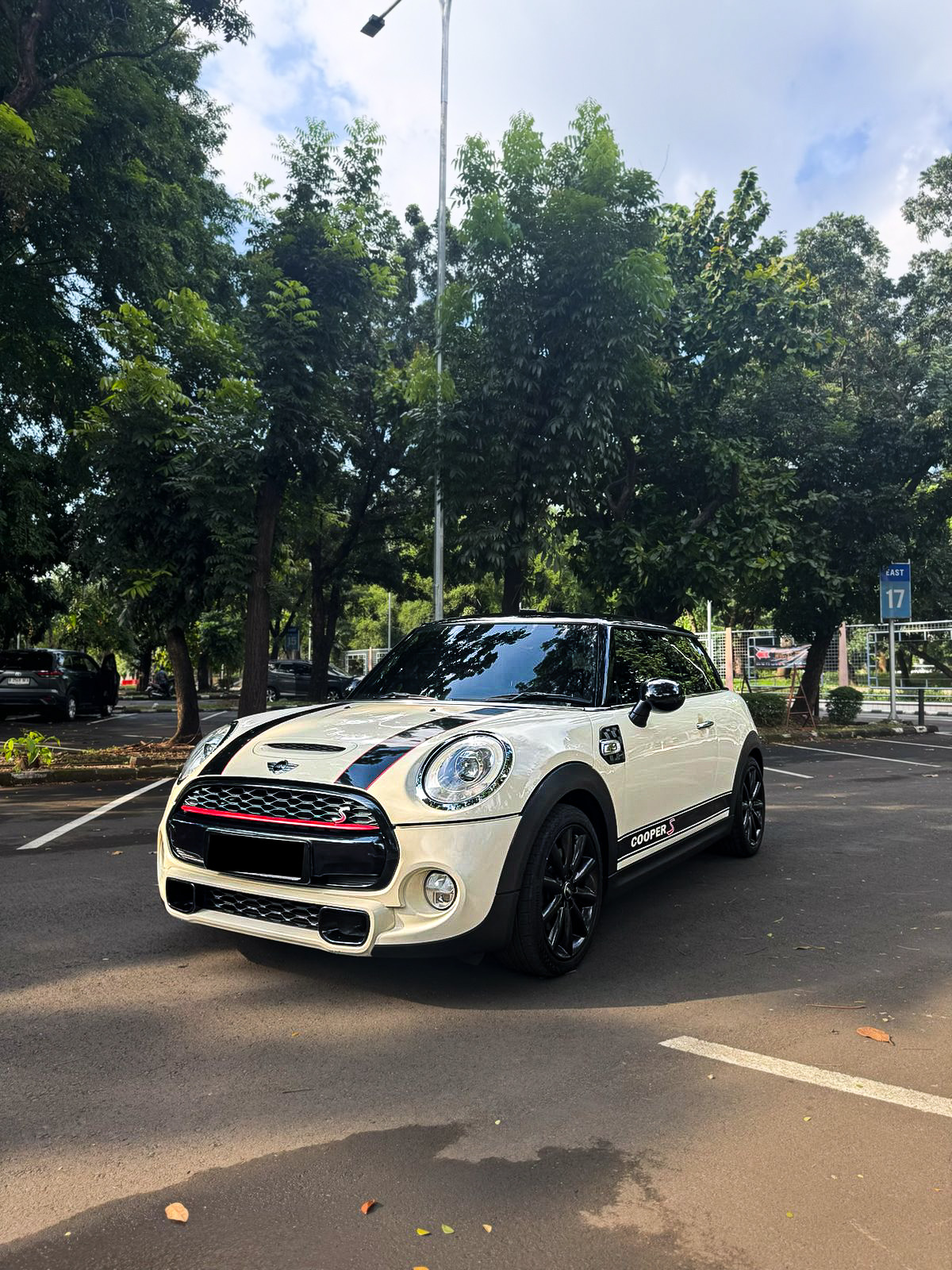 Mini Cooper S 2.0 3 Door JCW Package 2015