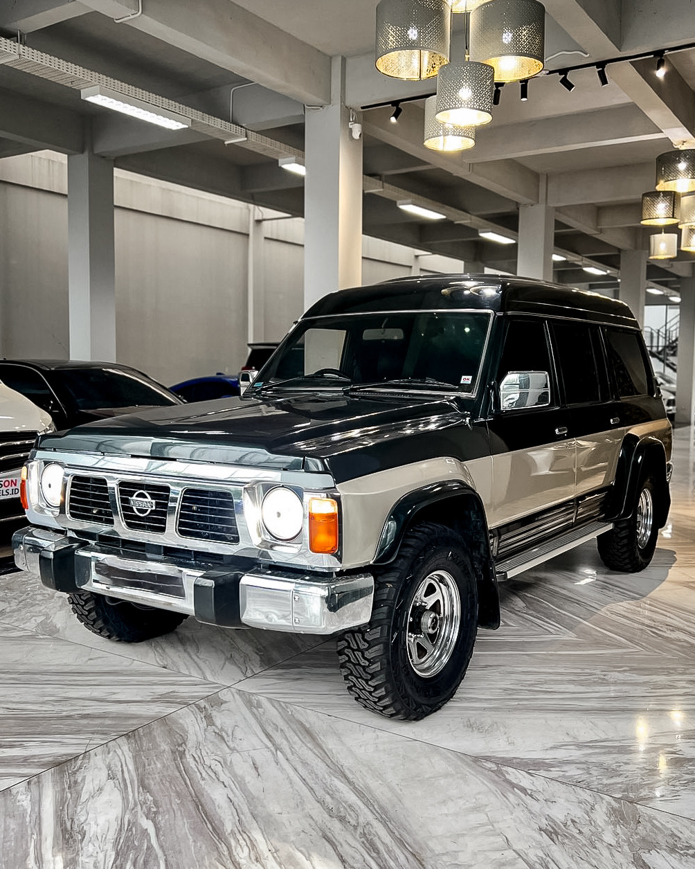 Nissan Patrol 4x4 LWB Ex-KTT 4.2 I6 MT 1992