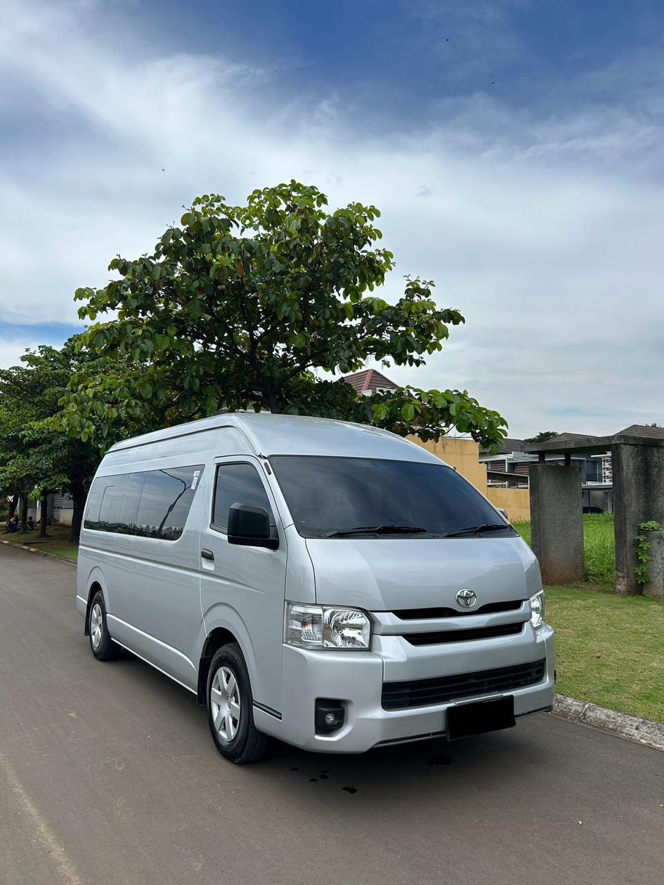 Toyota Hiace M/T Diesel 2024