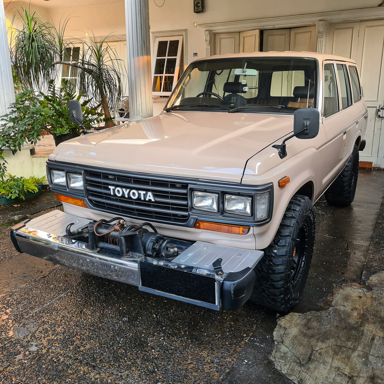 Toyota Land Cruiser HJ60 1983