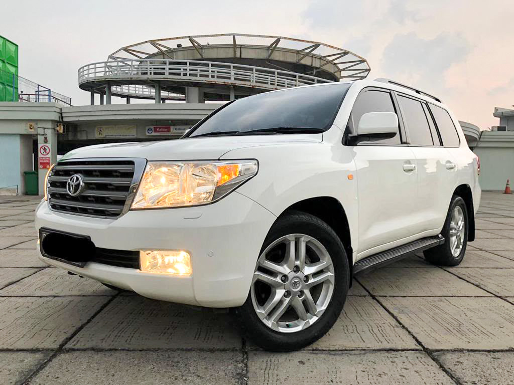 Toyota Land Cruiser VXR UK 2012