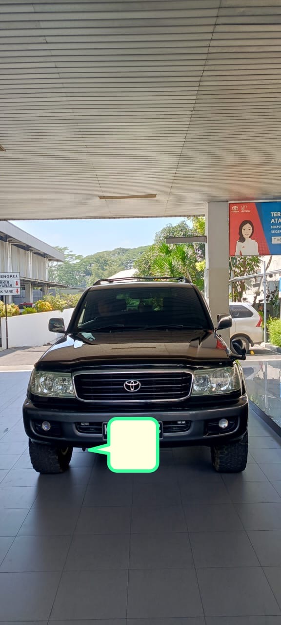Toyota Land Cruiser VX 100 2002